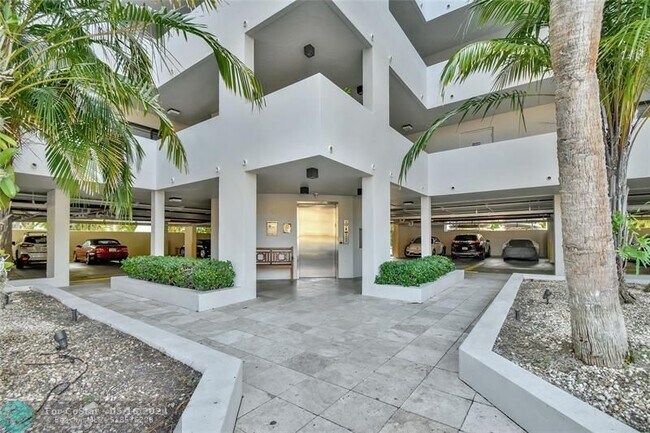 Building Photo - 4201 N Ocean Dr