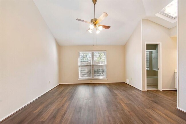 Building Photo - 108 N Deerfoot Cir