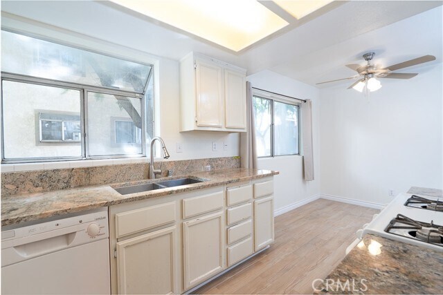 Building Photo - 1251 S Meadow Ln