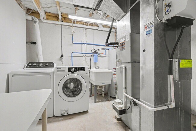 Building Photo - 3036 Forest Creek Ct