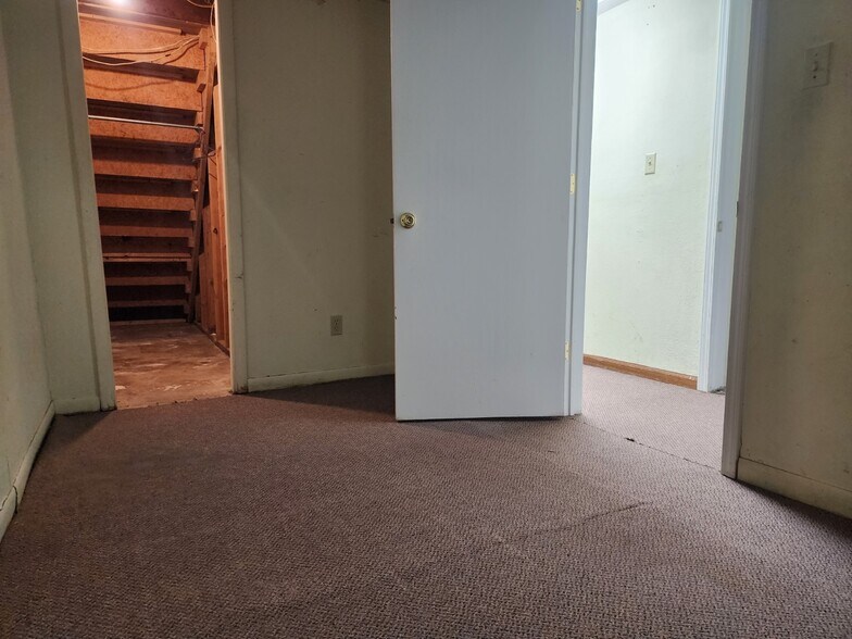 Bedroom #4 - 811 W Main St