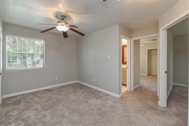 Building Photo - 15419 Swan Creek Dr