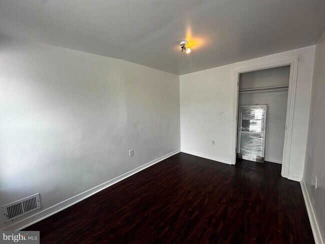 Building Photo - 1813 N Gratz St