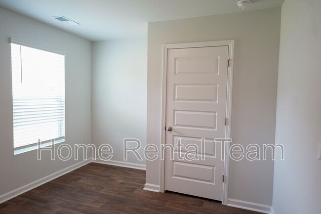 Building Photo - 139 Painted Lady Lp