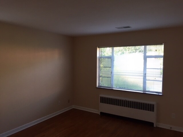 Building Photo - 18 Requardt Ln