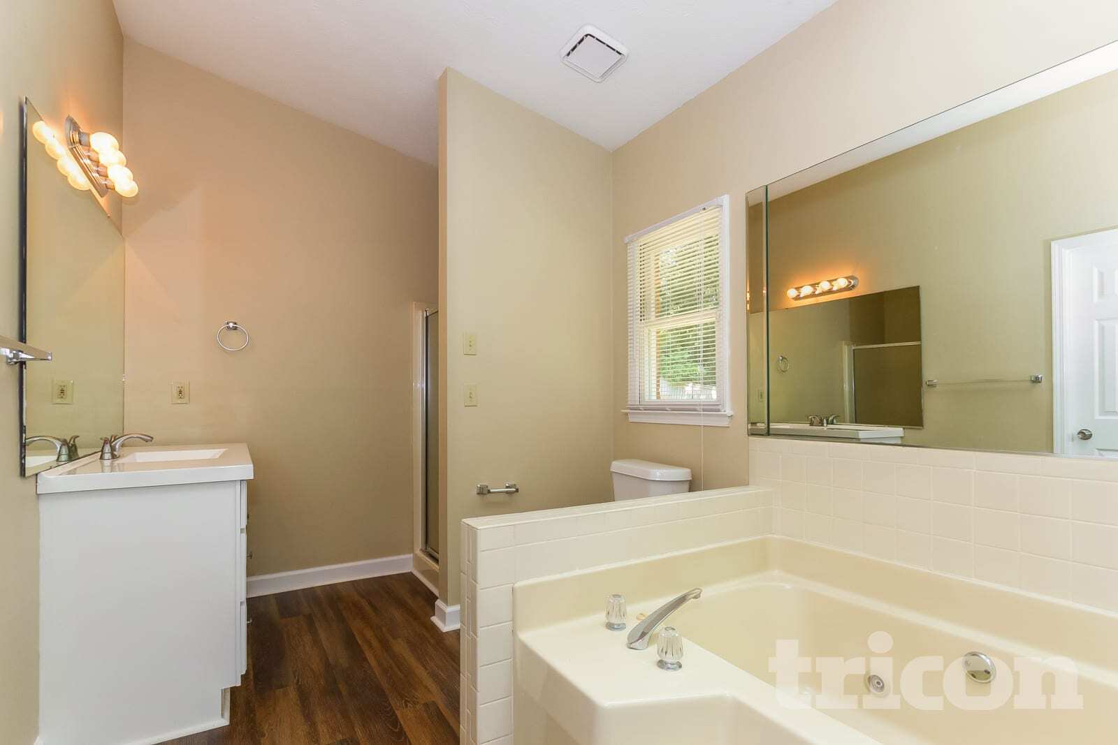 Building Photo - 350 Bridgewood Dr SE