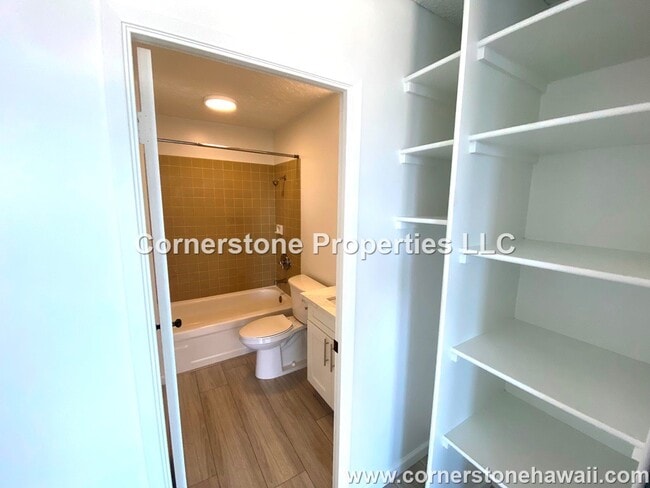 Building Photo - 775 Kinalau Pl