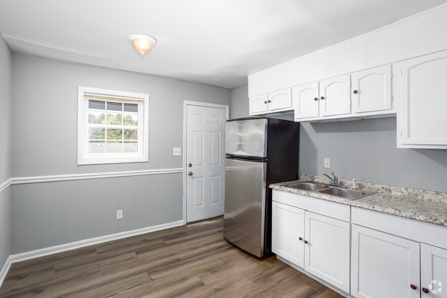 1BR, 1BA - 934SF - Kitchen - Oliver Point Apartments