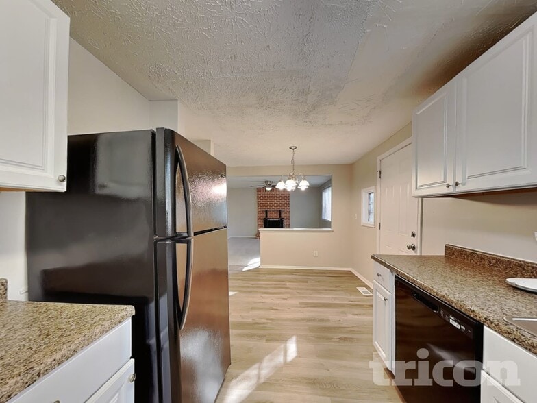 Building Photo - 5043 Stone Trace