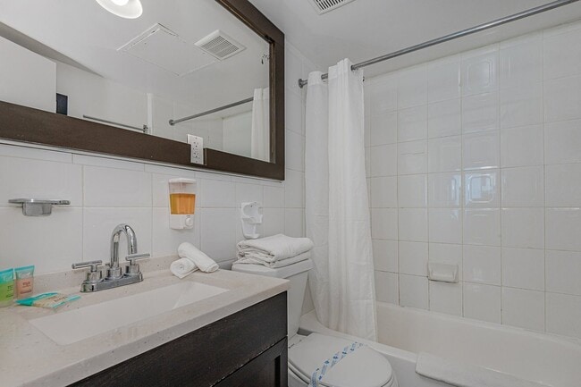 Building Photo - 6345 Collins Ave