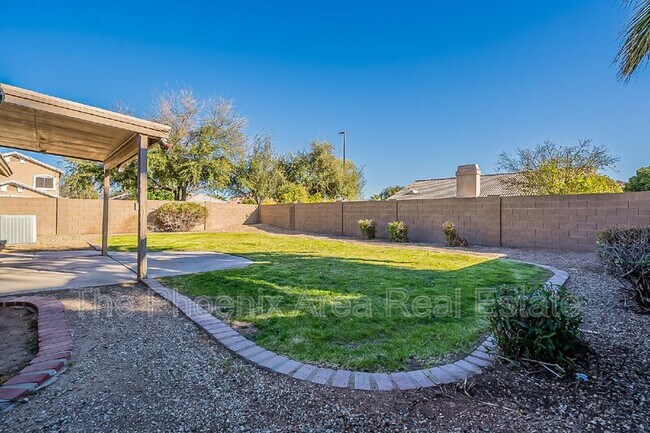 Building Photo - 251 W Windsor Dr