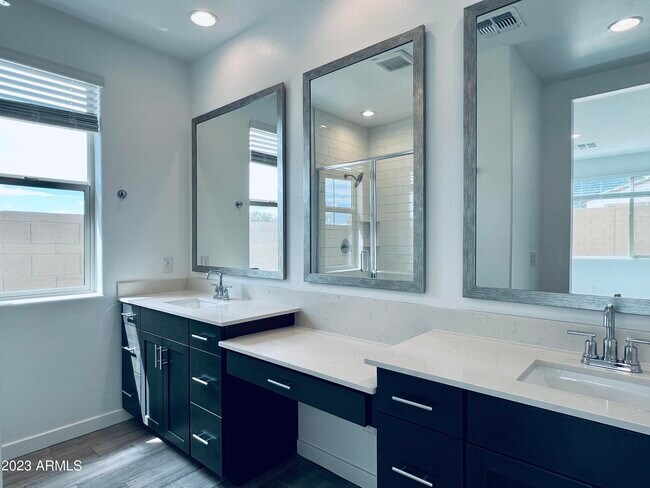 Building Photo - 1659 W Paseo Way