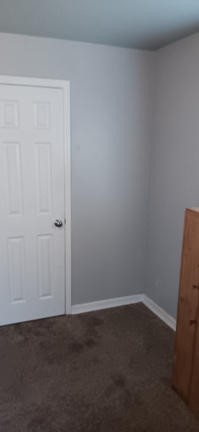 Building Photo - 548 E Woodrow St