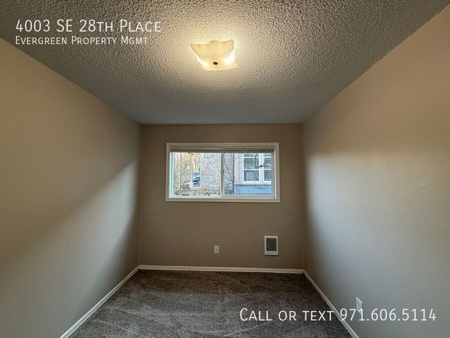 Building Photo - 4003 SE 28th Pl