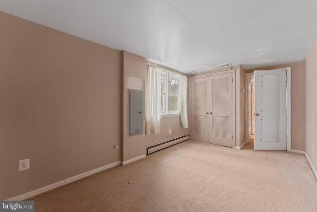 Building Photo - 3207 Circle Hill Rd