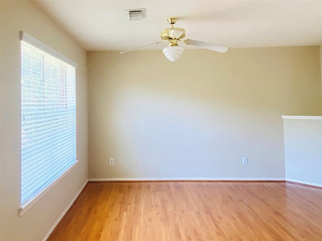 Building Photo - 1703 Berkoff Dr