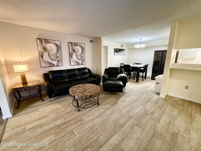 Building Photo - 225 S Tropical Trail
