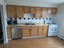 Building Photo - 29 Woodbine St