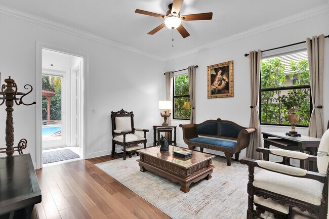 Building Photo - 10703 Versailles Blvd