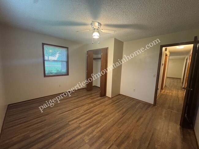 Building Photo - Post Oak Home