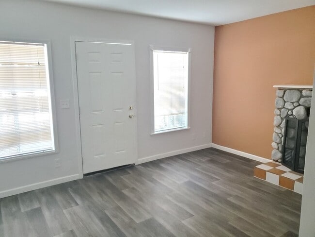 Building Photo - Studio Apt.