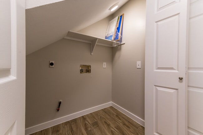 Building Photo - 1302 Crete Ln