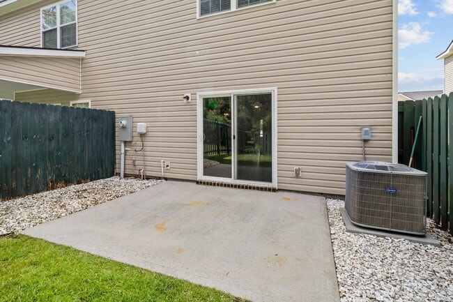 Building Photo - 147 Ainsdale Dr