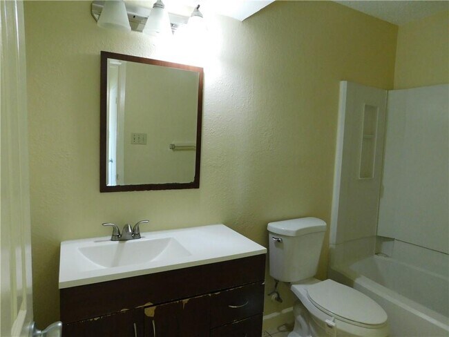 Building Photo - 1500 Mangrum St