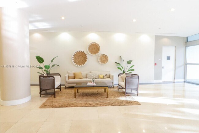 Building Photo - 2200 NE 4th Ave