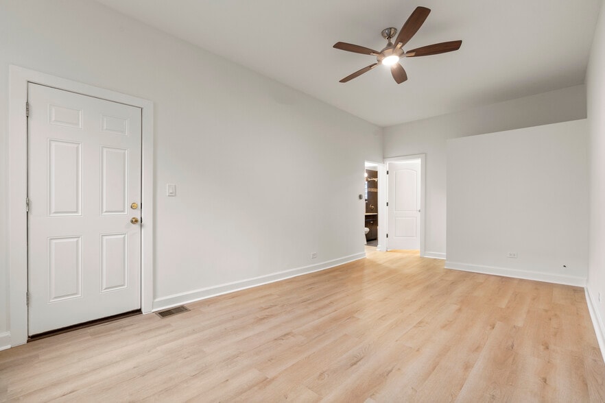 Building Photo - 2617 W Hirsch St