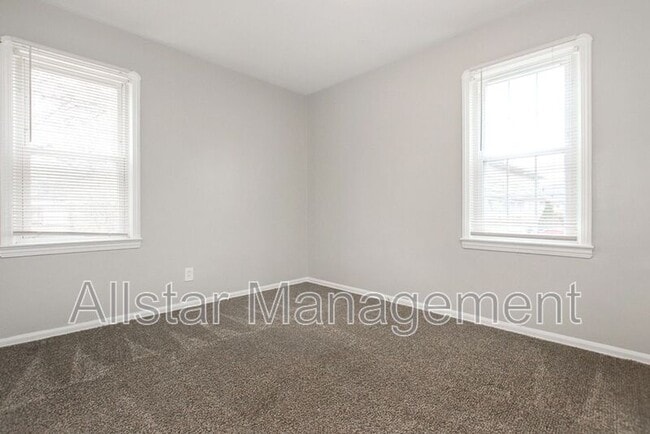Building Photo - 4607 Lincoln Ave