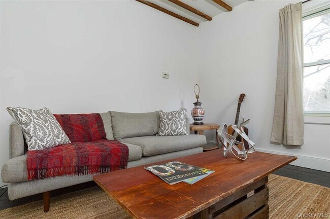 Building Photo - 460 Lasher Rd