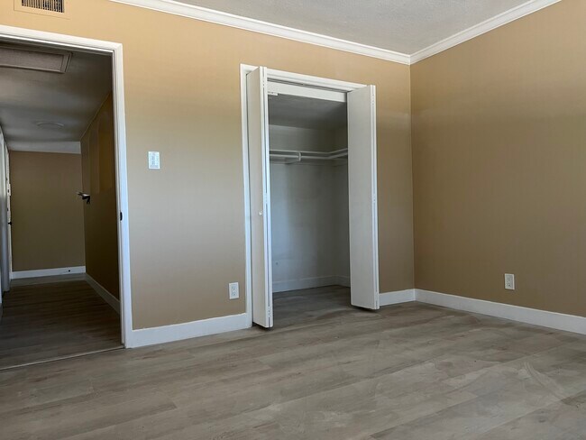 Master Bedroom Entrance - 1515 Oak St