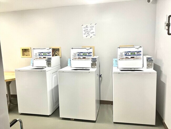 Building Photo - 50 Baldwin St