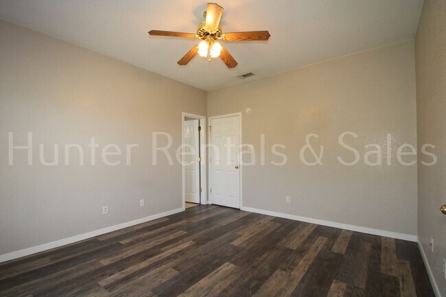Building Photo - 3007 Dannen Ct