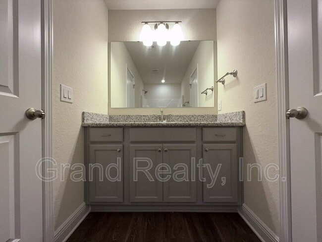 Building Photo - 4397 Village Oak Ln