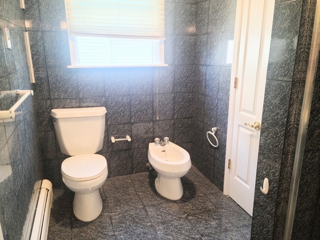 Building Photo - 428 Highland Ave