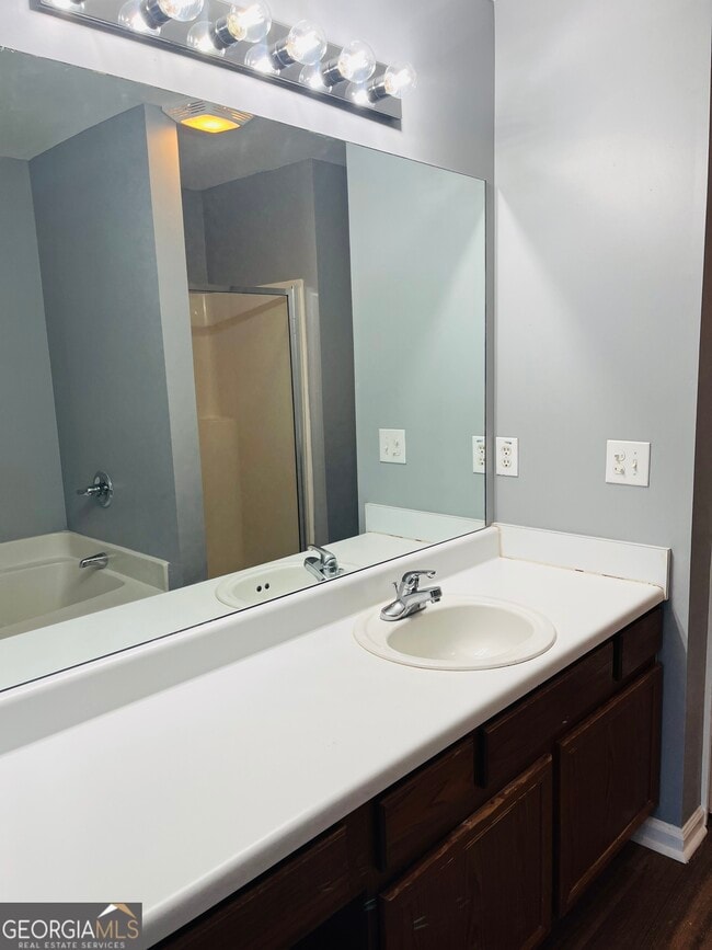 Building Photo - 3156 Parc Ct SW