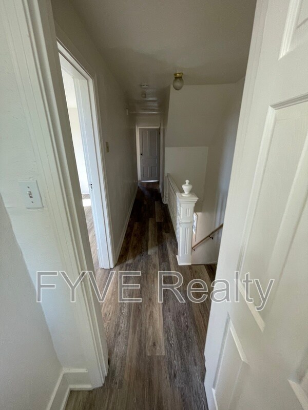 Building Photo - 489 Norton St