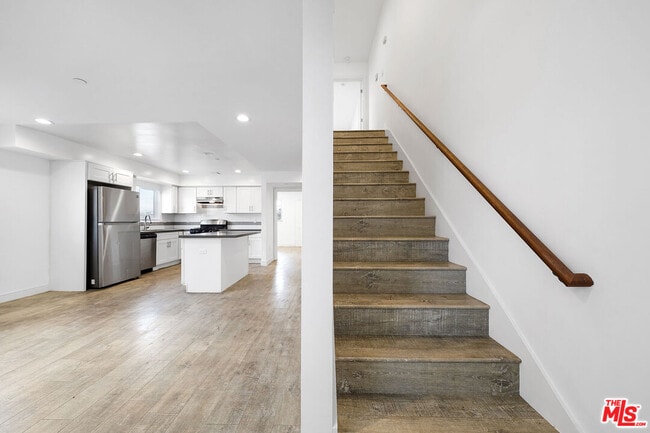 Building Photo - 14228 Sylvan St