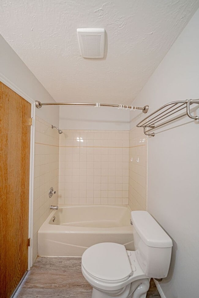 Building Photo - 602 John Adams Ct