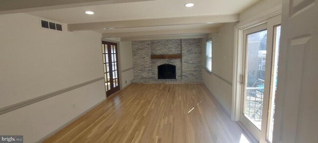 Building Photo - 19100 Annapolis Way