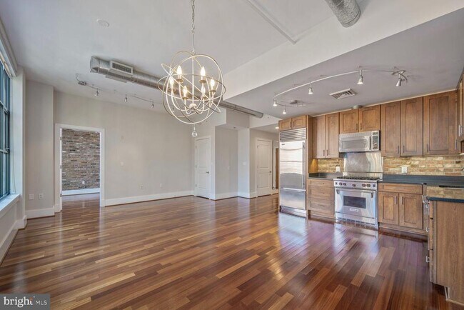 Primary Photo - 1600 Clarendon Blvd