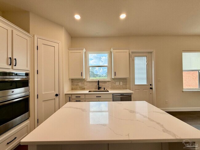 Building Photo - 4189 Soundpointe Dr