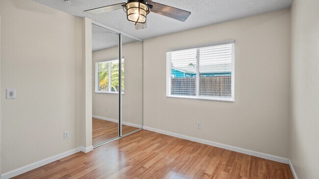 Building Photo - 1623 Oneel Dr