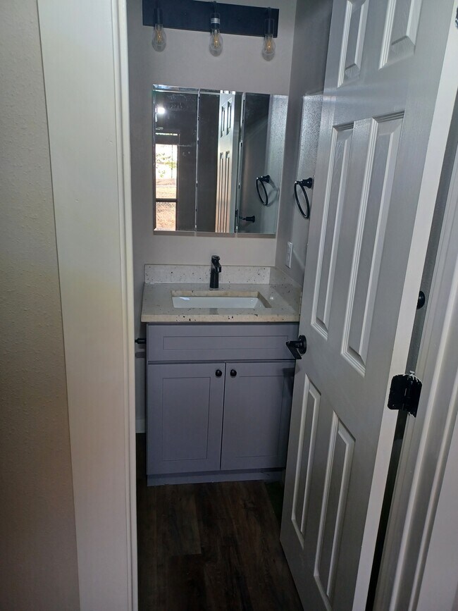 Building Photo - 1945 E Washington St