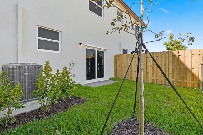 Building Photo - 2705 SE 25th Ave