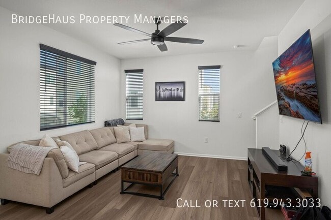 Primary Photo - 5480 Seacliff Pl