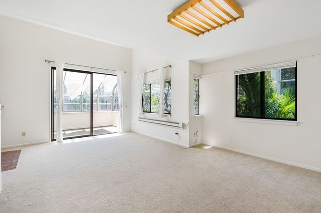 Building Photo - North Berkeley Condo – Steps from Campus w...