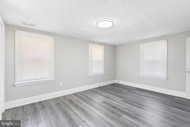 Building Photo - 205 Callanan Ave